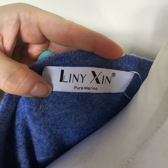 Liny Xin Womens V-Neck Superfine Merino Wool Sweater Sz L Blue Preppy Academia - Picture 8 of 12